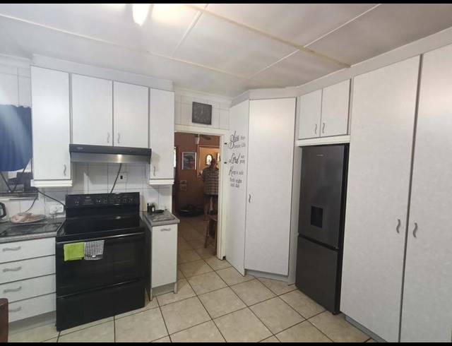 3 BEDROOM HOUSE FOR SALE IN LODEYKO